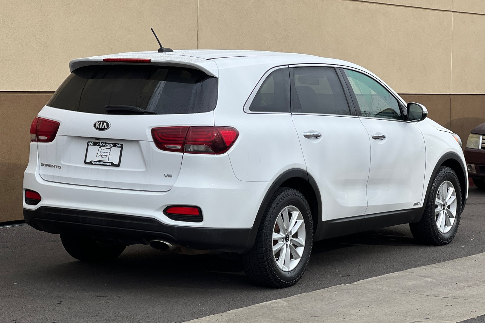 2019 Kia Sorento LX photo 2