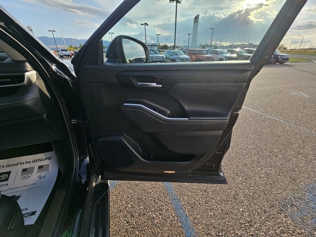 2023 Toyota Highlander Hybrid Bronze Edition photo 20