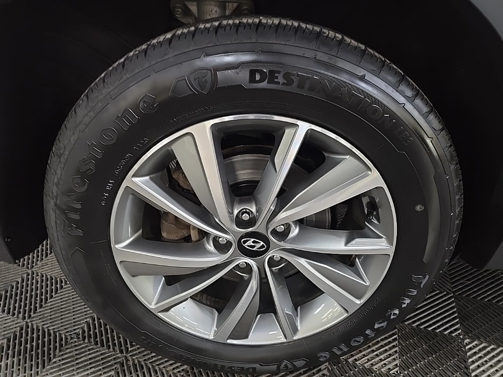 2020 Hyundai Santa Fe SEL photo 12