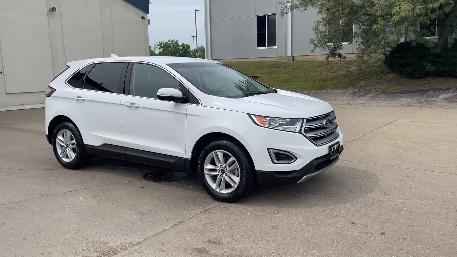 2018 Ford Edge SEL photo 16