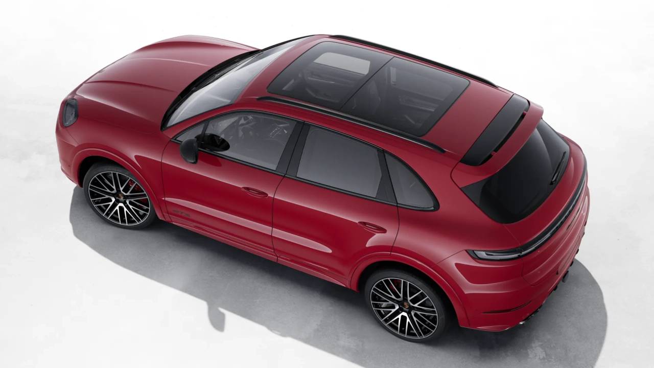 2026 Porsche Cayenne GTS photo 4