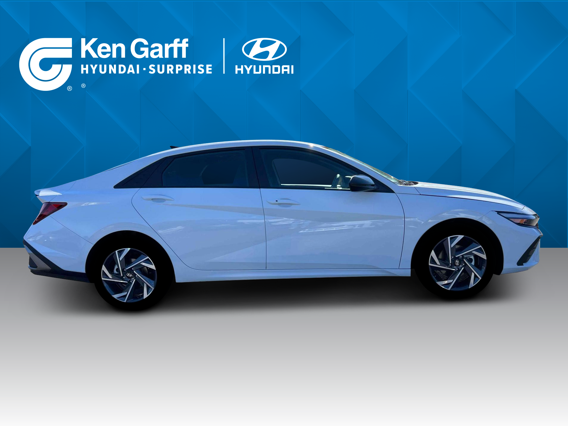 2025 Hyundai Elantra SEL Sport photo 2