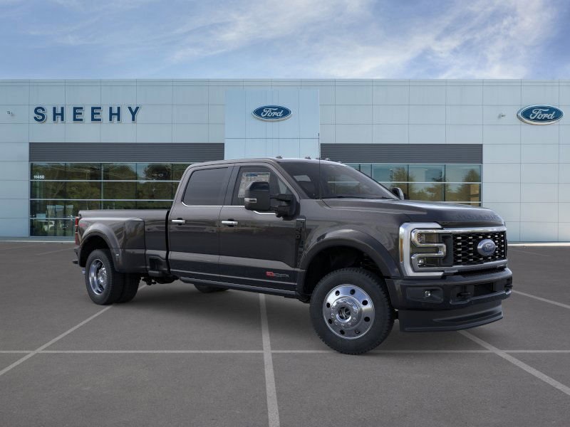2026 Ford F-450 Super Duty Platinum's photo