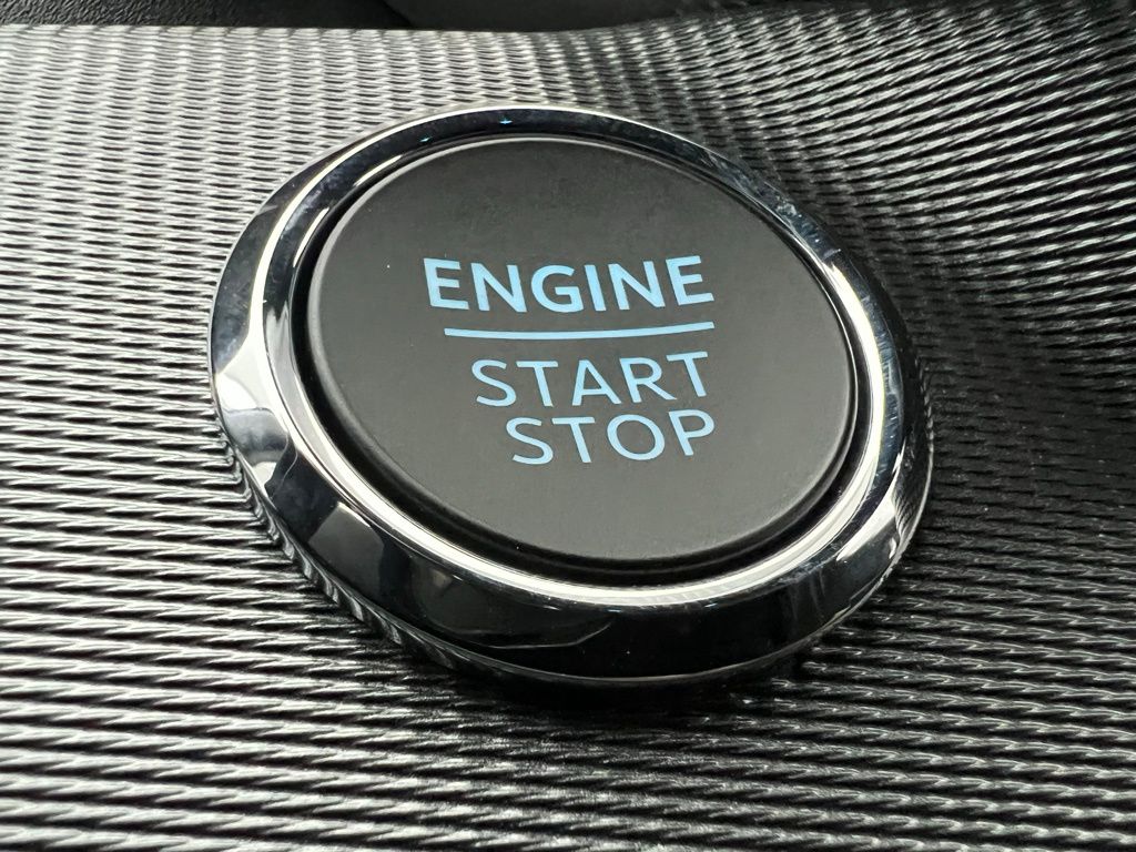 2025 Ford Explorer ST-Line photo 2