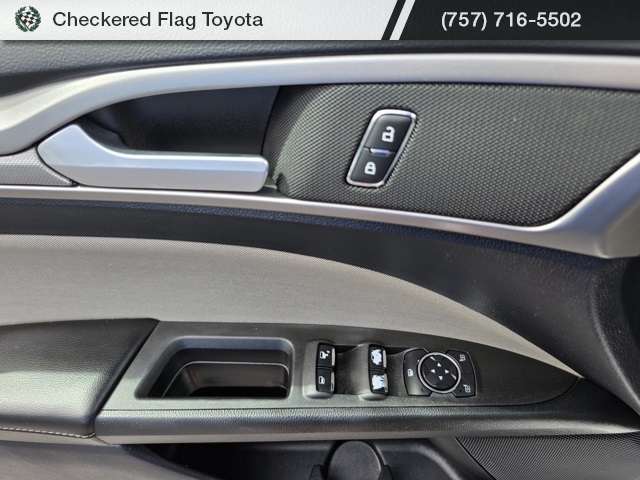 2020 Ford Fusion S photo 19