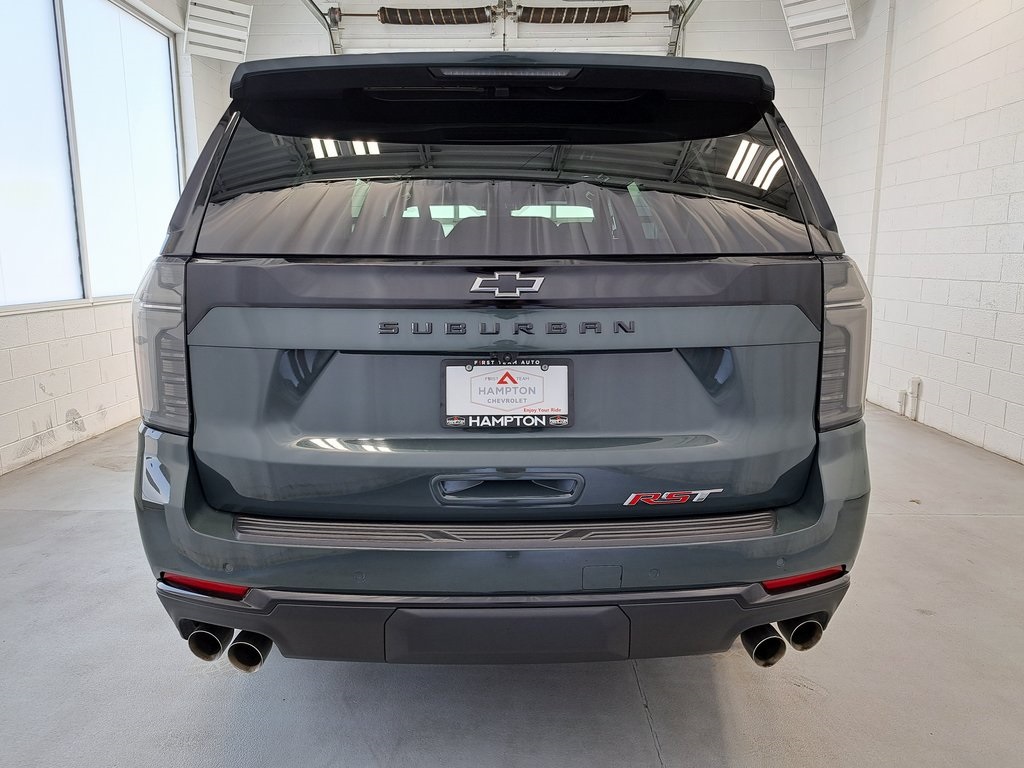 2025 Chevrolet Suburban RST photo 4