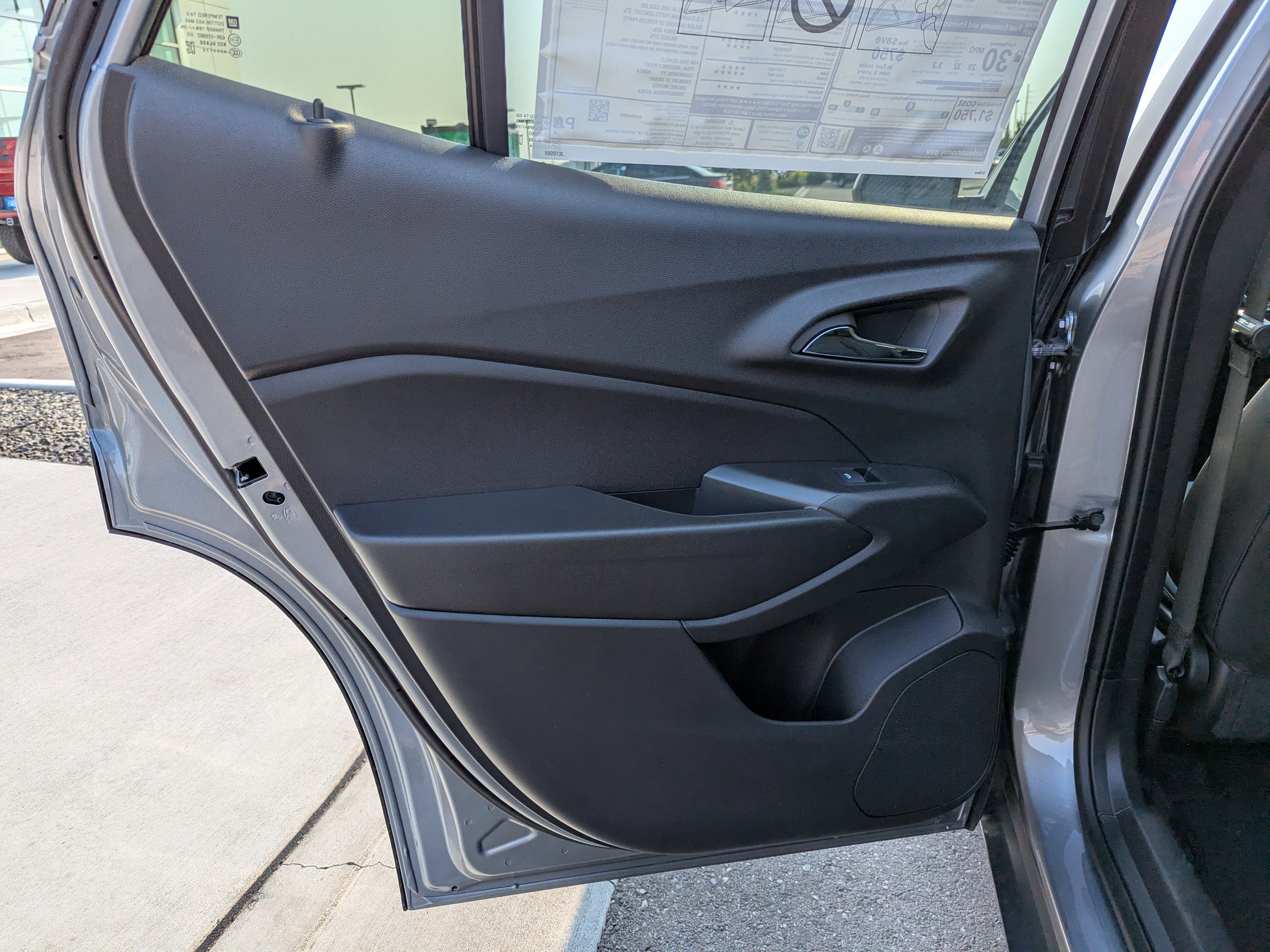 2025 Chevrolet Trax LT photo 23