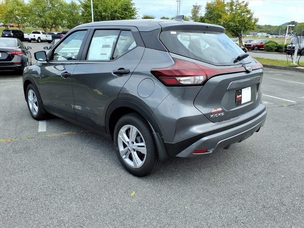 2025 Nissan Kicks Play S photo 3