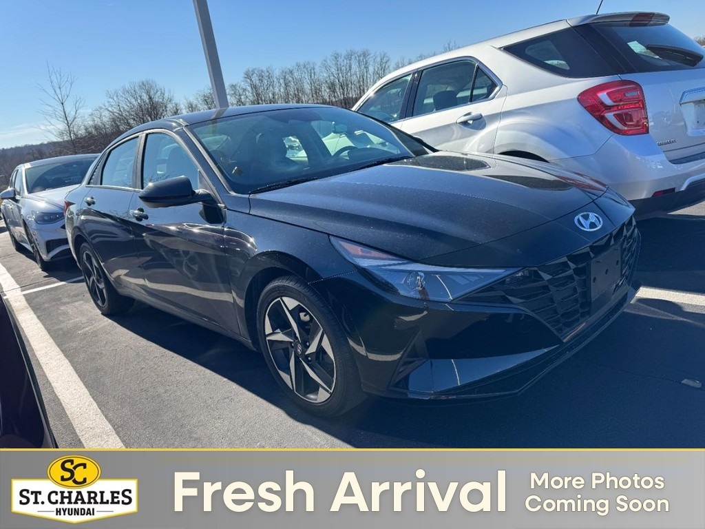 2023 Hyundai Elantra SEL's photo