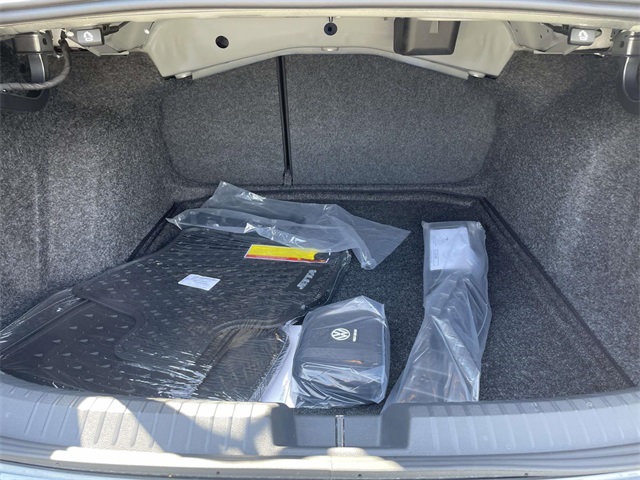 2025 Volkswagen Jetta 1.5T S photo 12