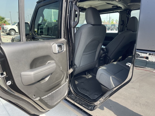 2025 Jeep Gladiator Willys photo 17
