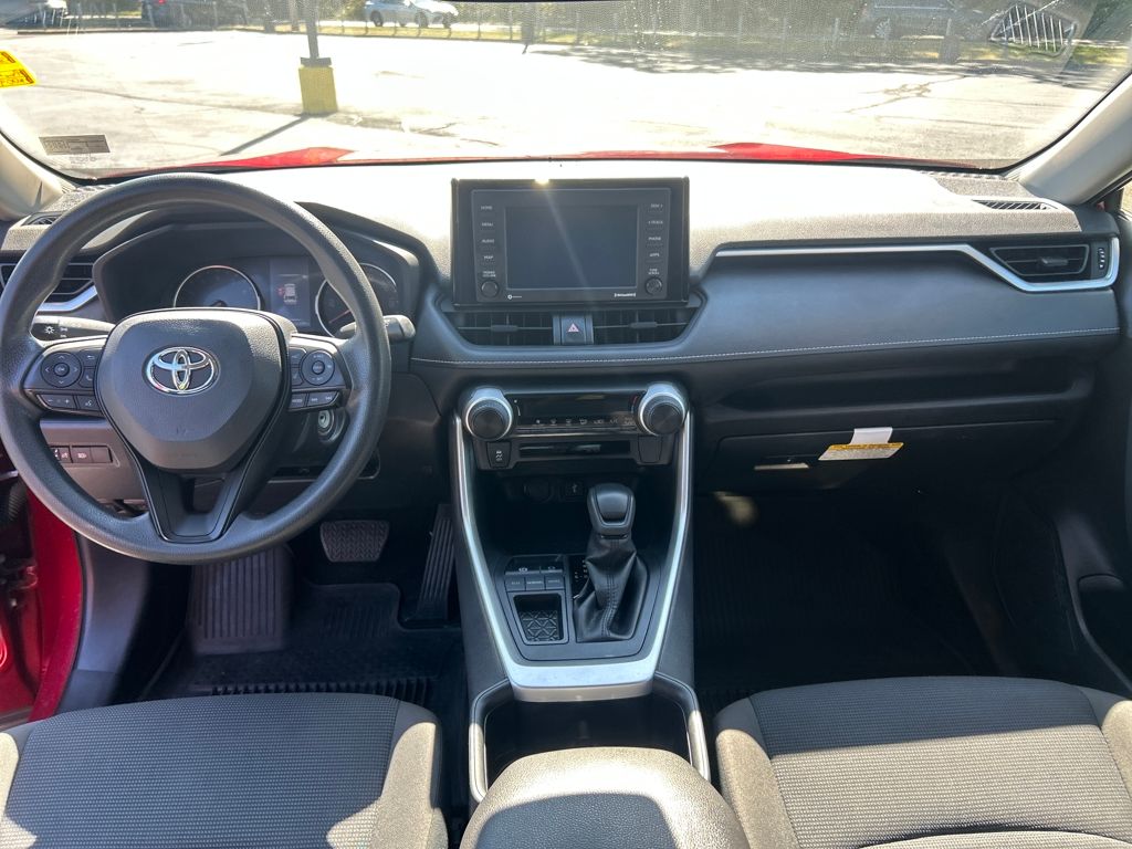 2022 Toyota RAV4 LE photo 22