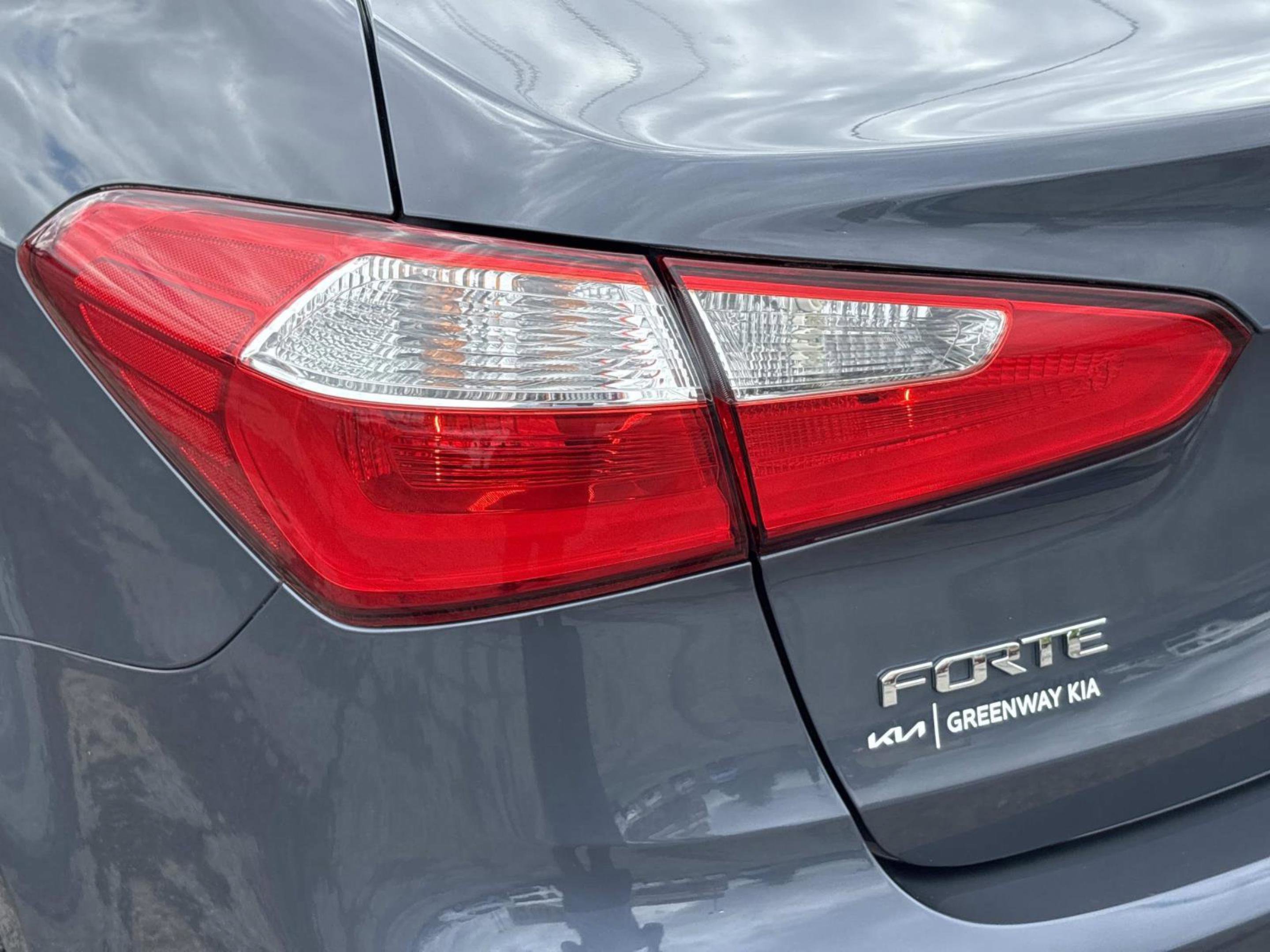 2016 Kia Forte LX photo 9