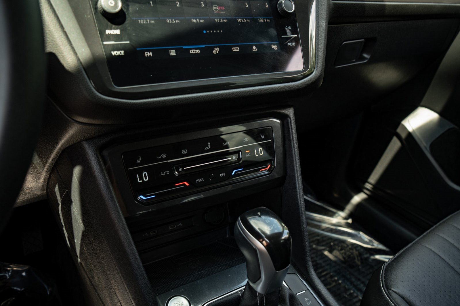 2022 Volkswagen Tiguan SE photo 22