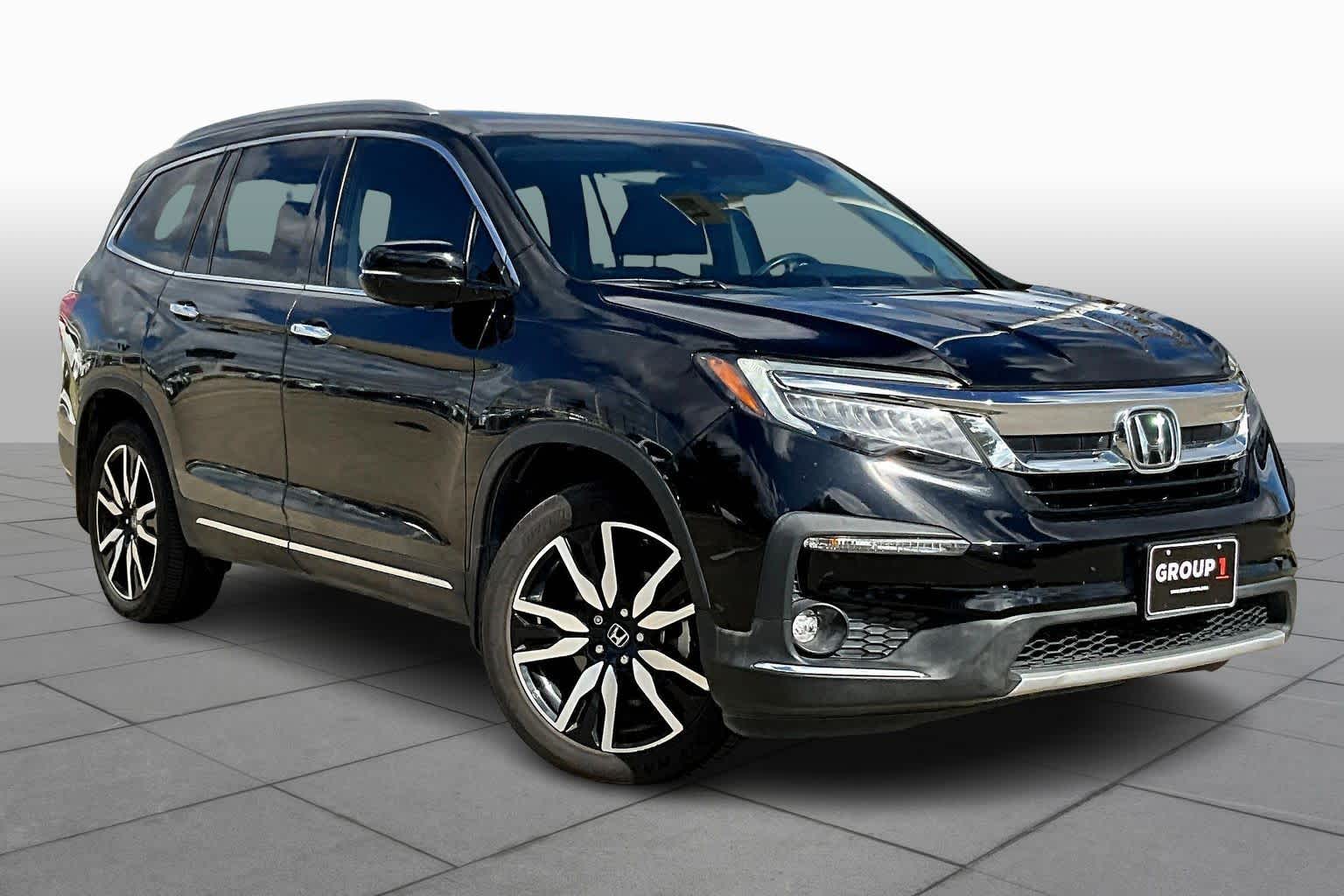 2020 Honda Pilot Touring photo 2