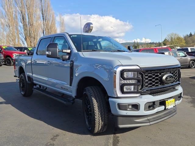 2025 Ford F-350 Lariat photo 3