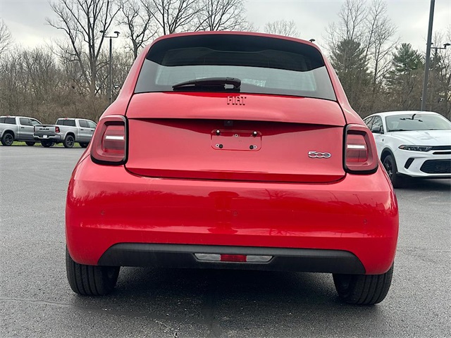 2024 Fiat 500e Red photo 6
