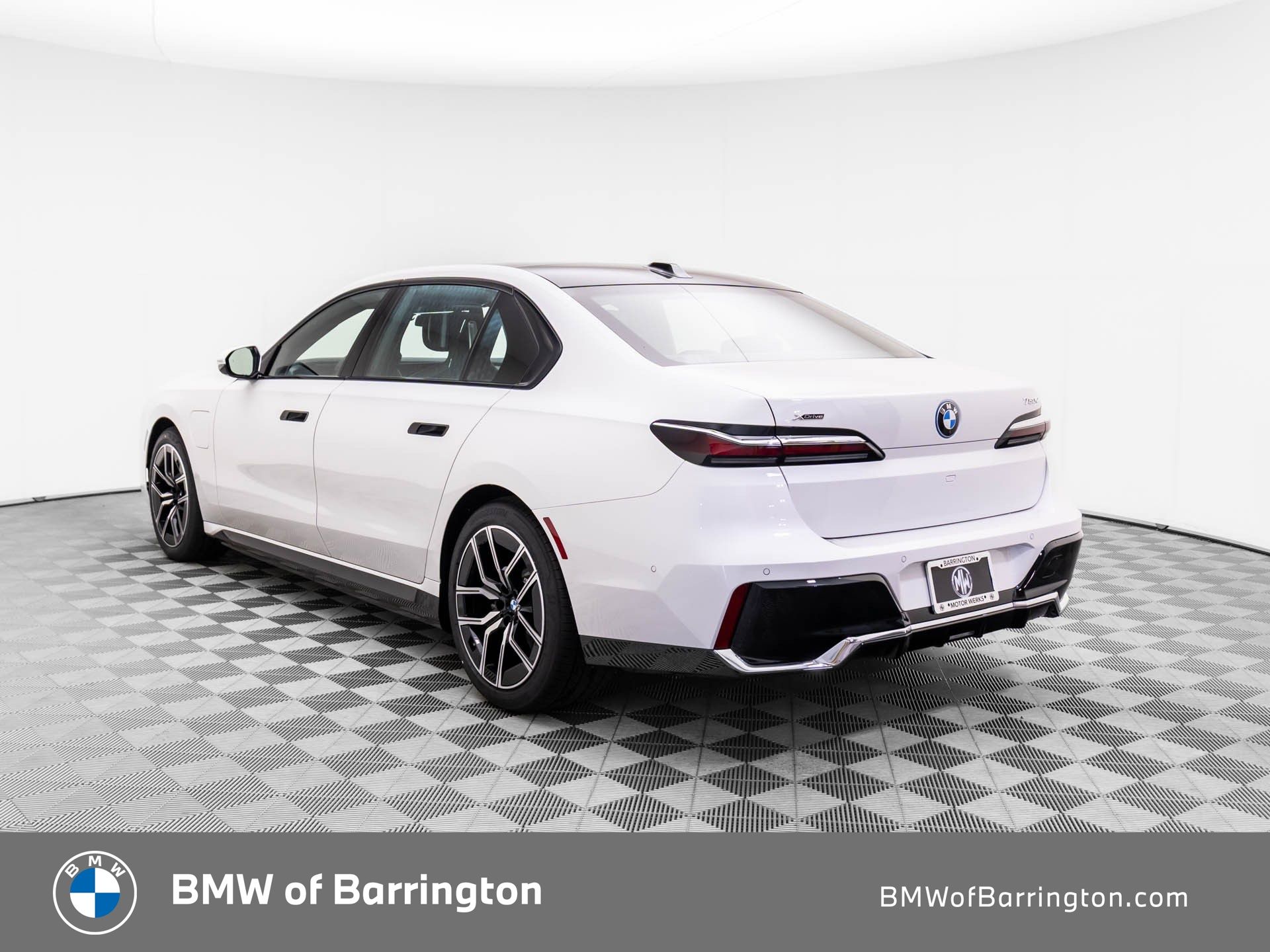 New 2025 Mineral White Metallic BMW 750e xDrive image 3