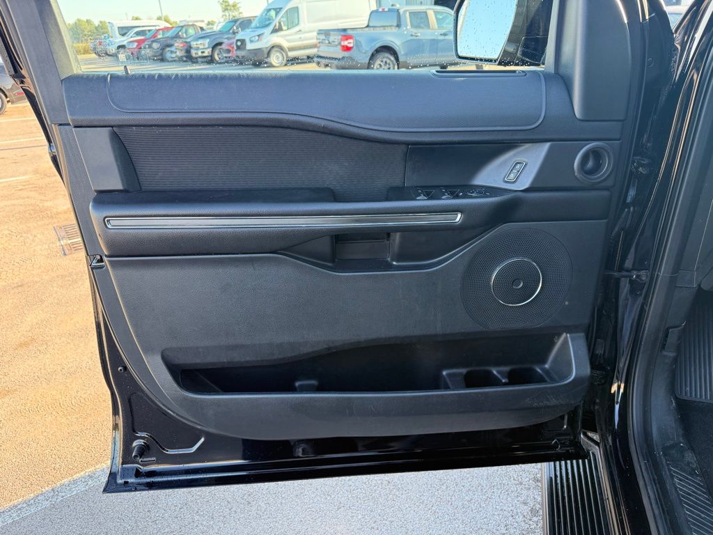 2020 Ford Expedition XLT photo 5