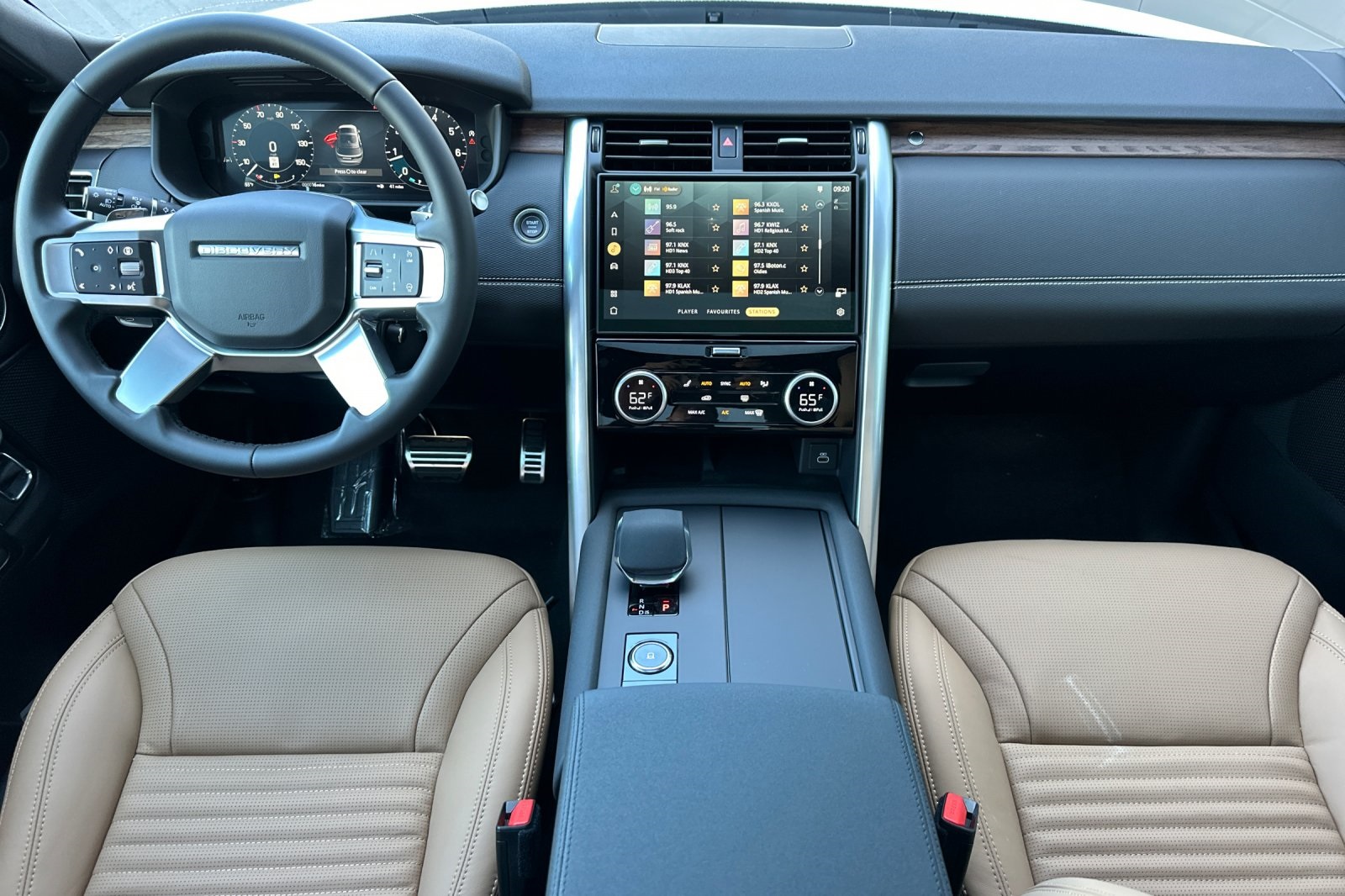 2025 Land Rover Discovery SE photo 12