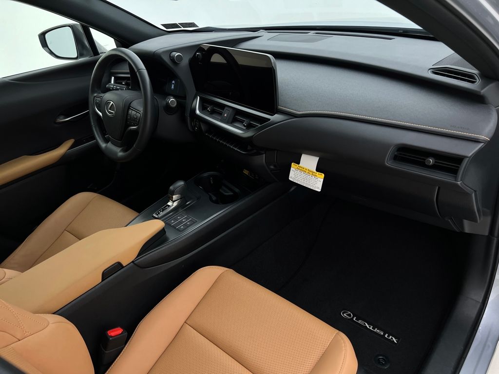 2025 Lexus UX Premium photo 15