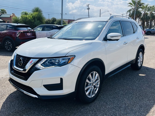2018 Nissan Rogue SV photo 3