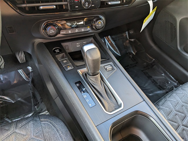 2026 Nissan Kicks SV photo 17