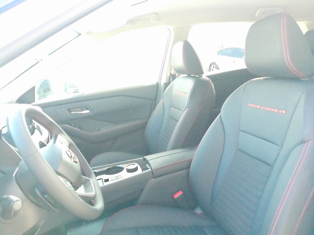 2026 Nissan Rogue SV photo 9