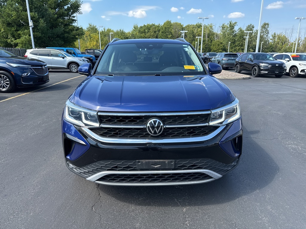 2022 Volkswagen Taos SEL photo 3