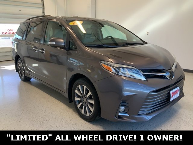 2020 Toyota Sienna Limited's photo