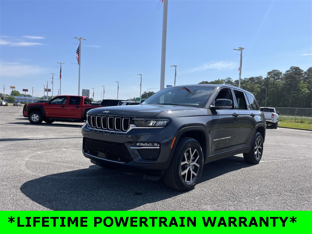 2025 Jeep Grand Cherokee Limited photo 3