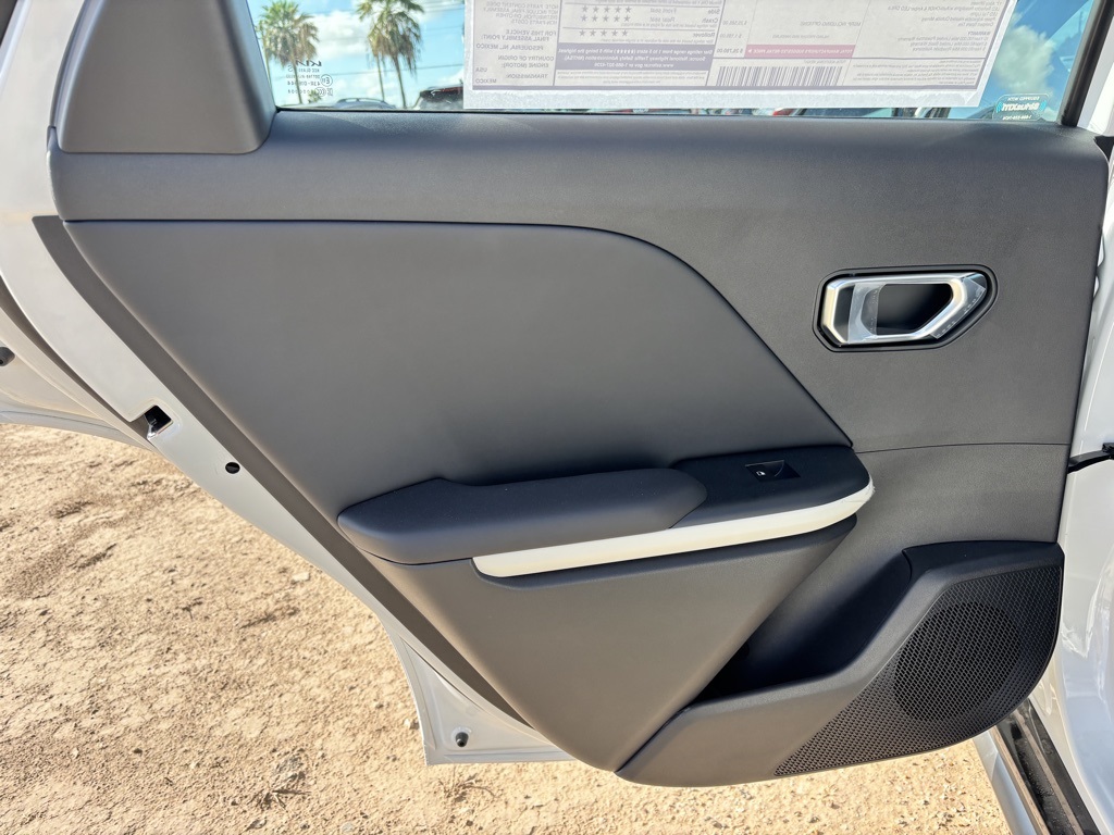 2025 Kia K4 GT-Line photo 13