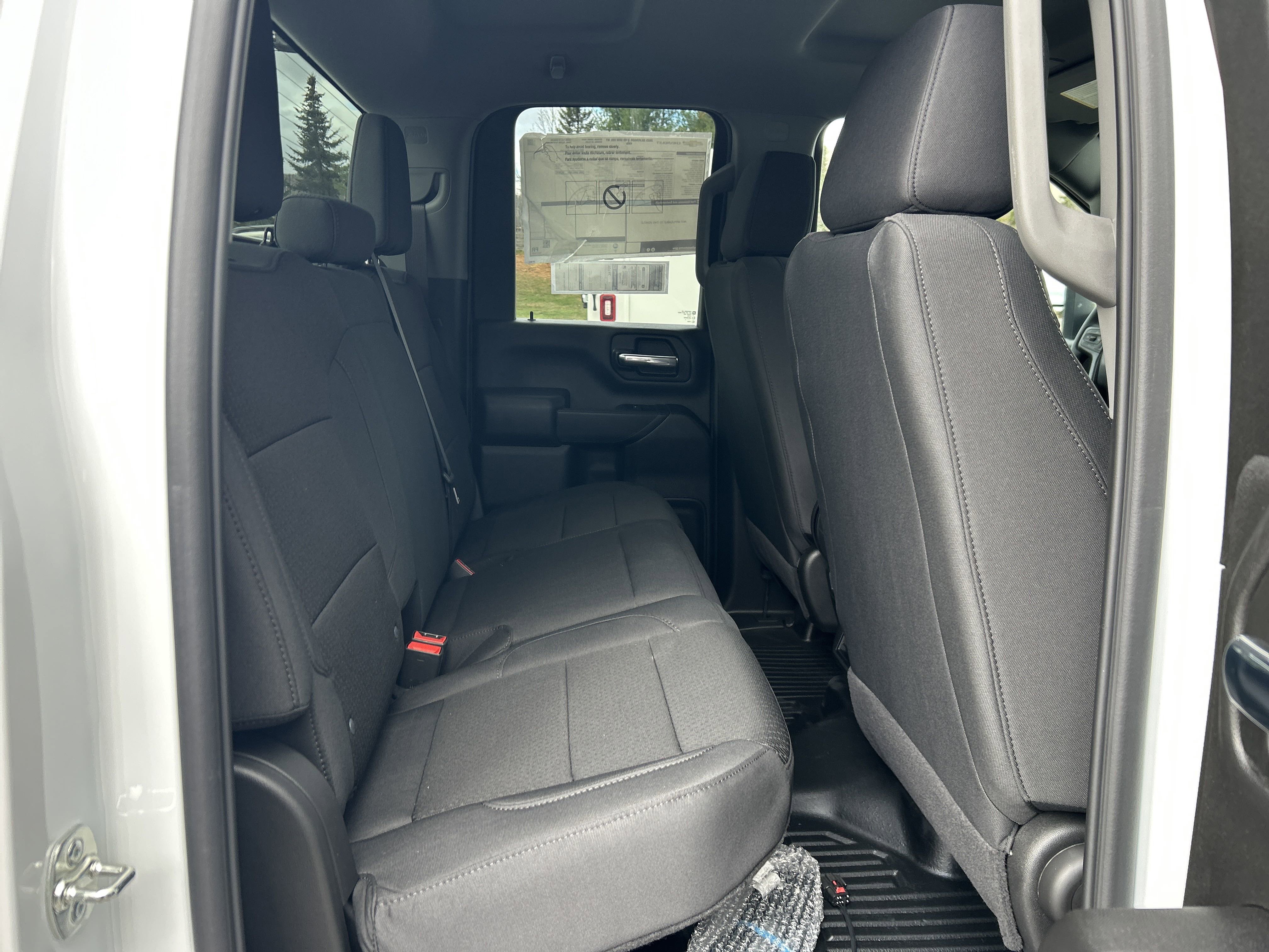 2025 Chevrolet Silverado 3500HD photo 3