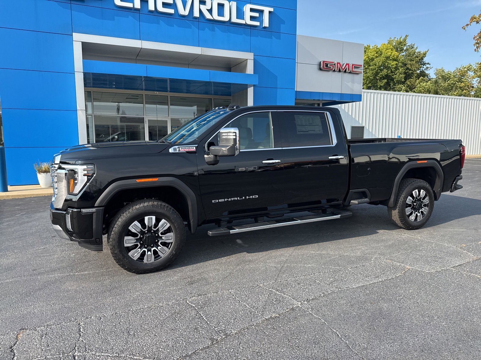 2026 Gmc Sierra 2500 HD Denali photo 3