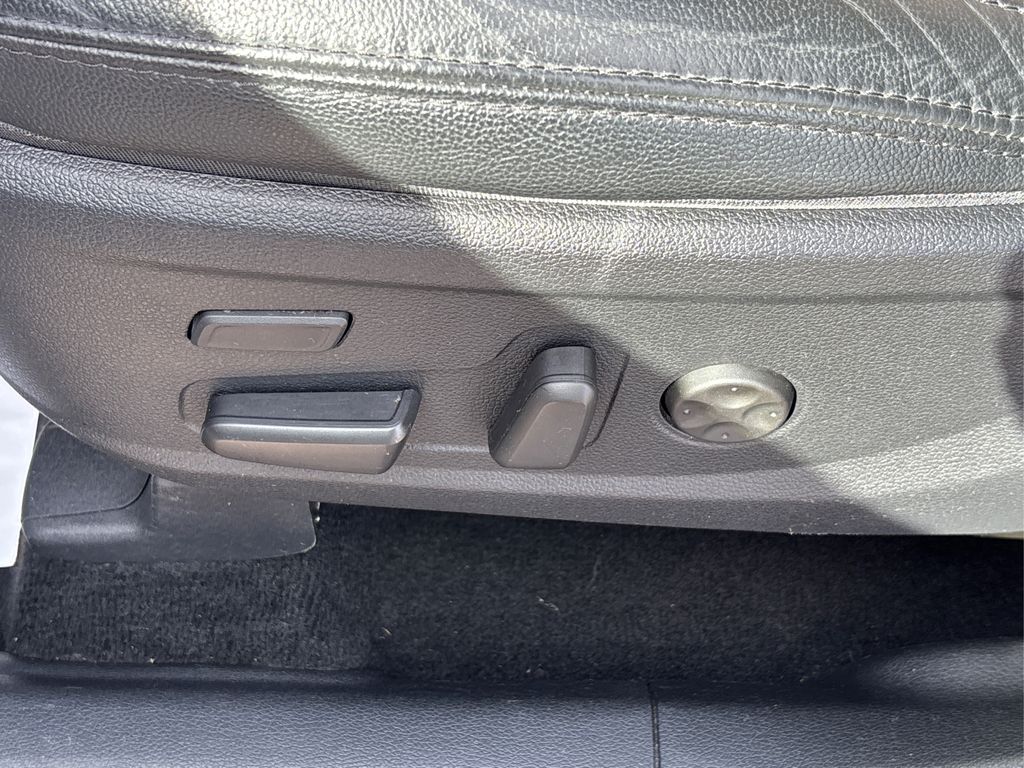 2020 Hyundai Santa Fe Limited photo 19