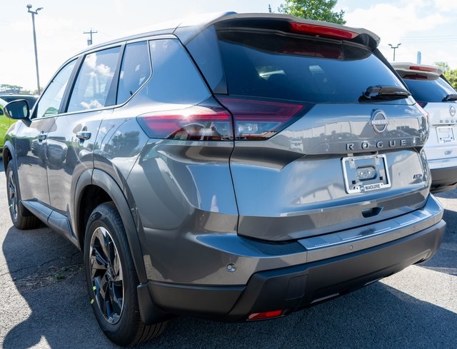 2026 Nissan Rogue SV photo 5