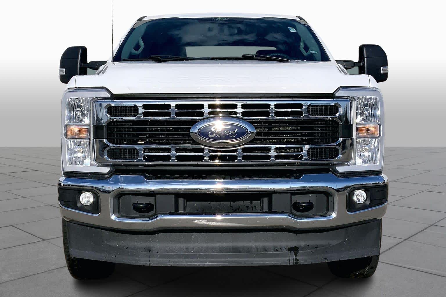 2024 Ford F-250 XLT photo 2