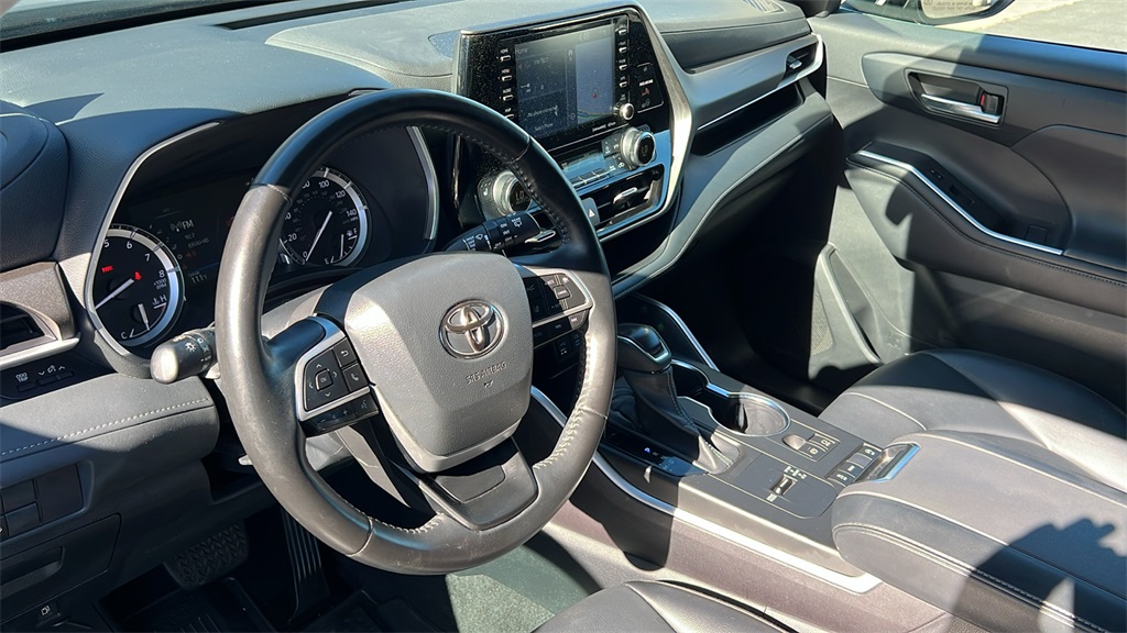 2022 Toyota Highlander XLE photo 14