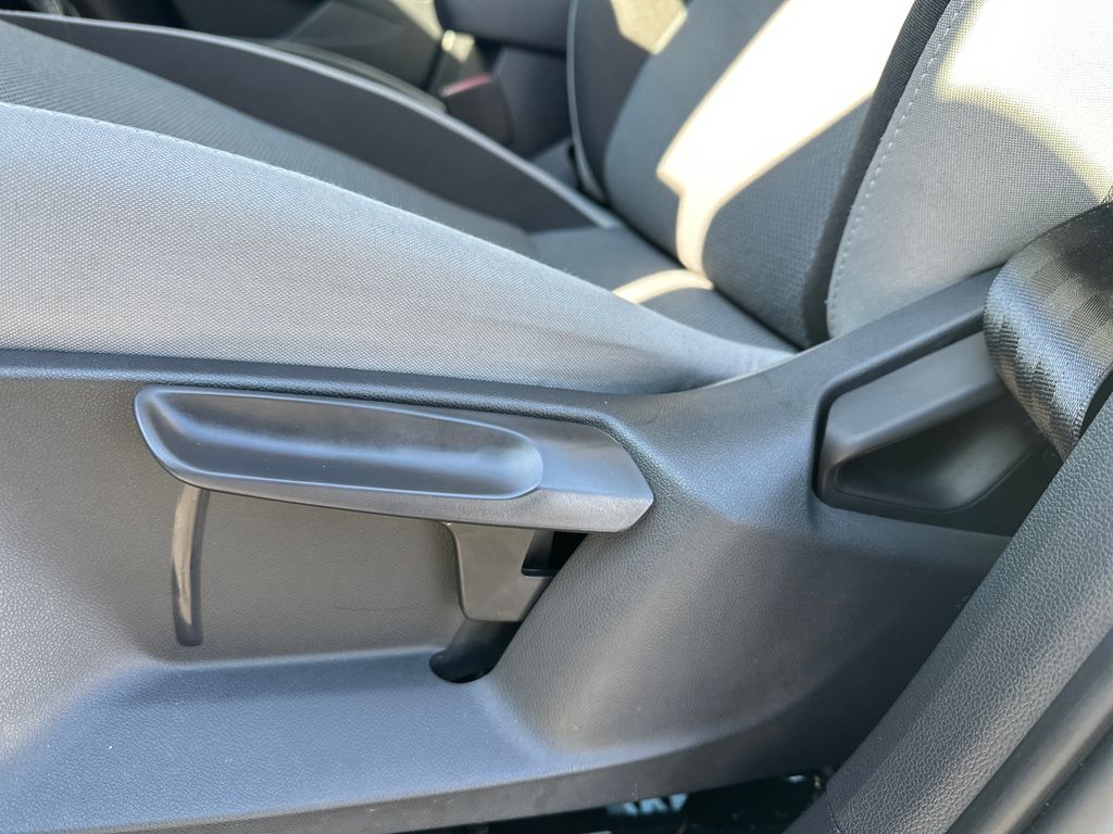 2022 Volkswagen Taos S photo 4