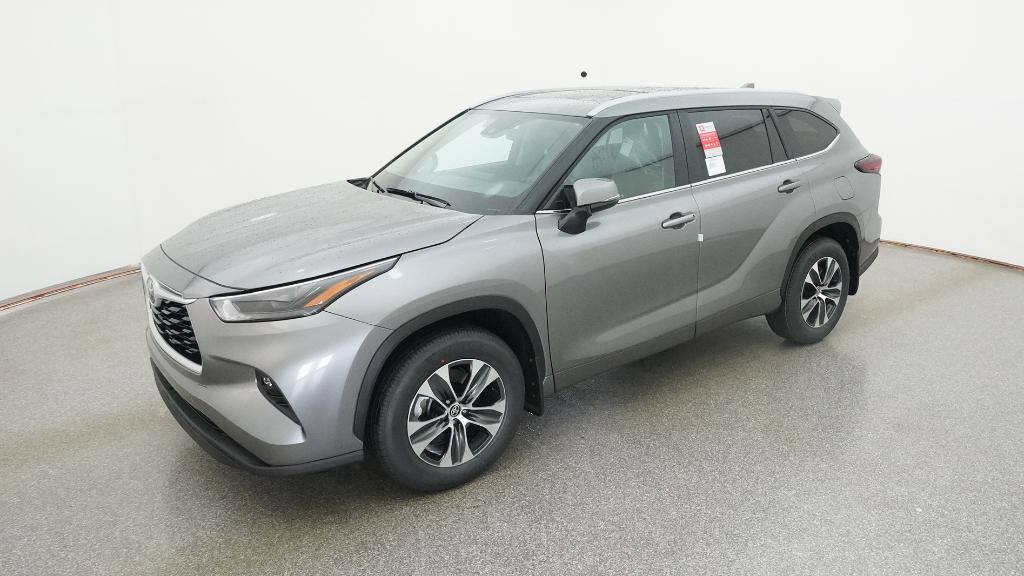 2026 Toyota Highlander XLE's photo