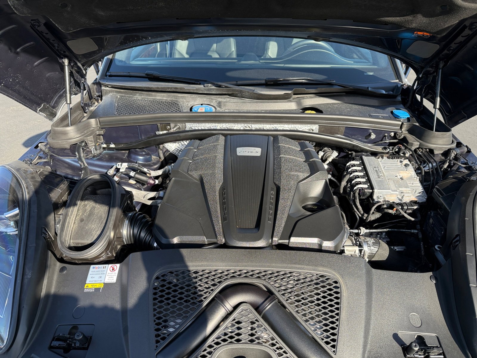 2022 Porsche Macan S photo 21