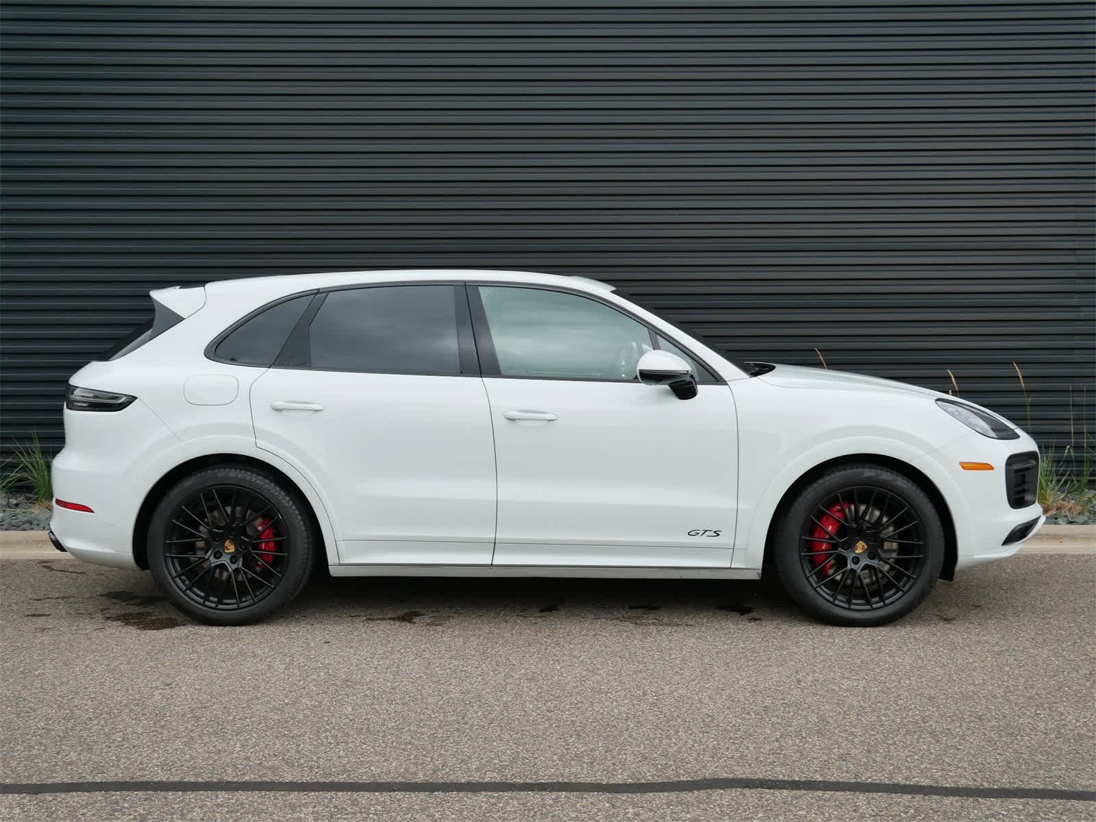 2022 Porsche Cayenne GTS photo 22