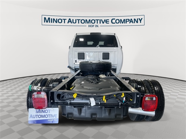 2025 Ram 5500 Tradesman photo 3