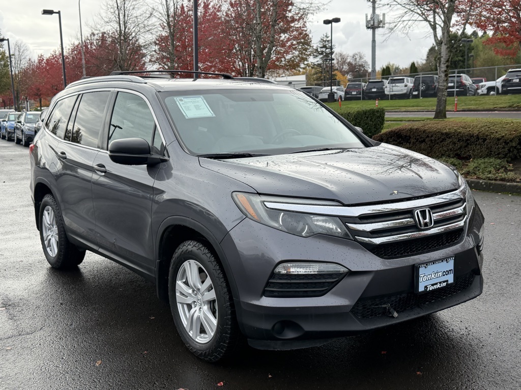 Used 2016 Honda Pilot LX with VIN 5FNYF6H18GB061982 for sale in Gresham, OR