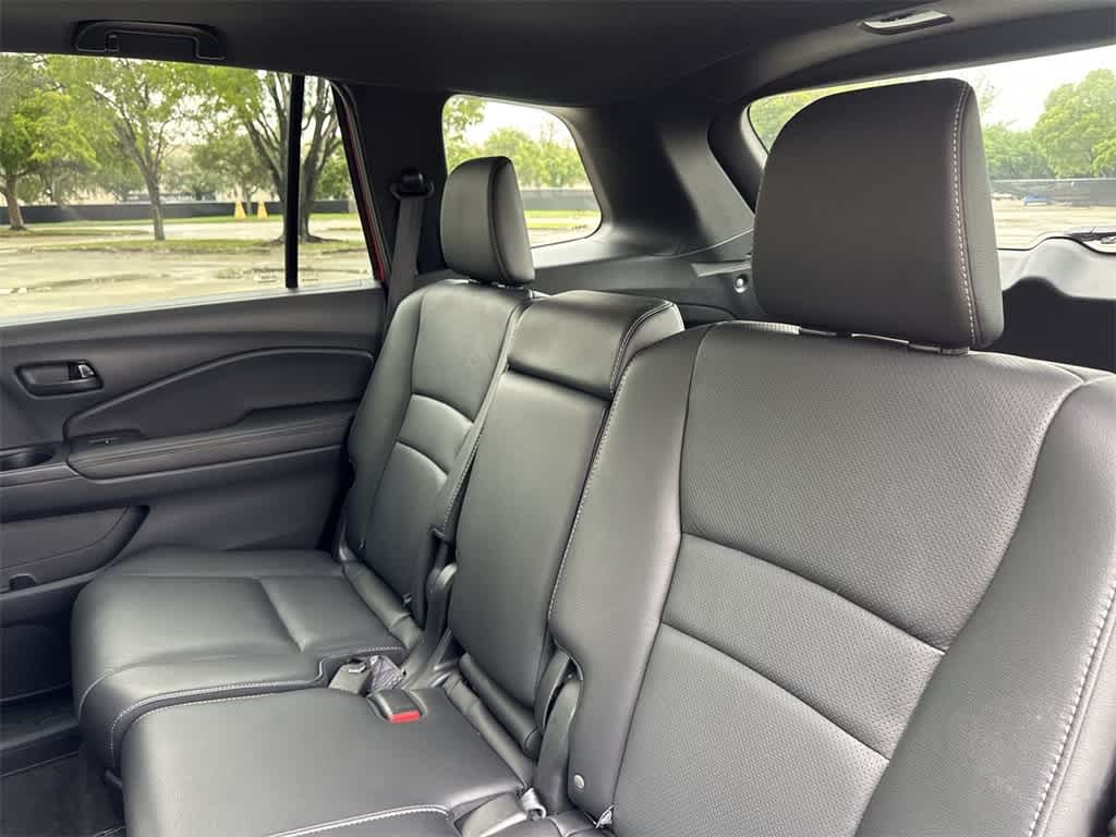 2025 Honda Passport EX-L photo 18