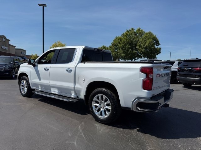 2021 Chevrolet Silverado 1500 LTZ photo 3