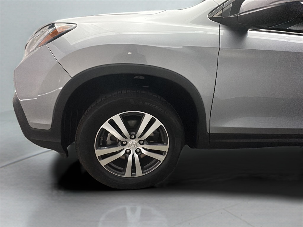 2017 Honda Ridgeline RTS photo 3