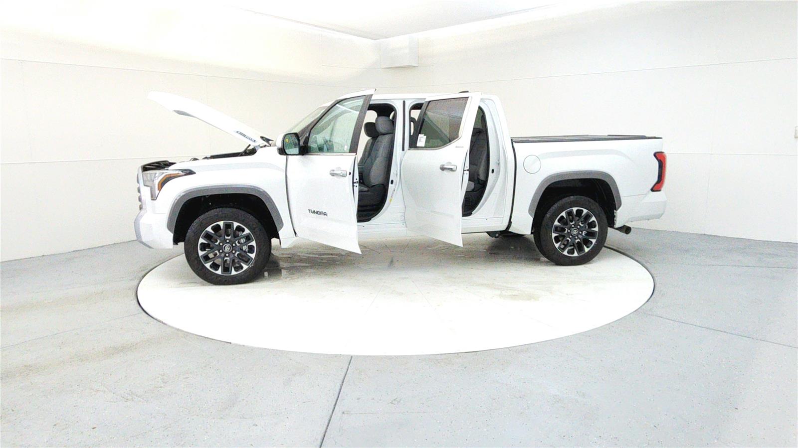 2025 Toyota Tundra Limited CrewMax photo 10