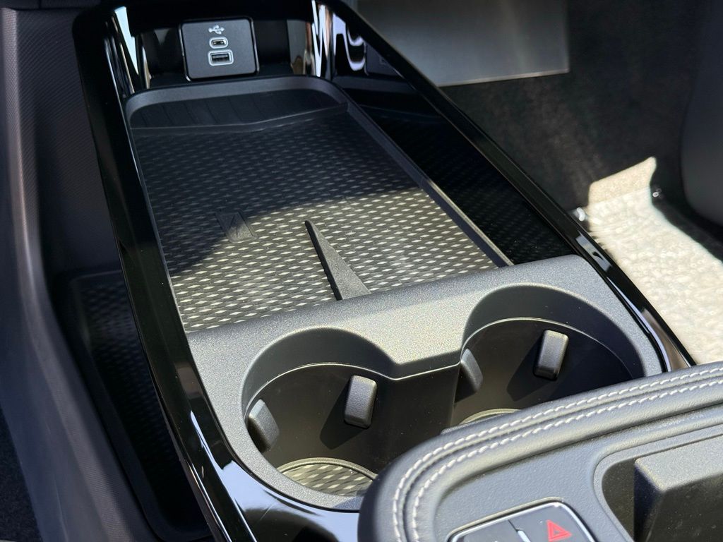 2025 Ford Mustang Mach-E Premium photo 12