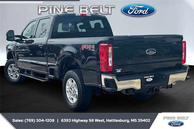 2025 Ford F-250 XLT photo 3